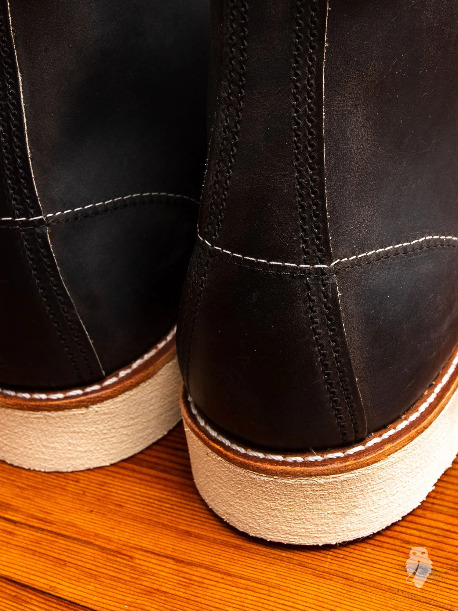 8890 Classic Moc Boot in Charcoal Rough & Tough