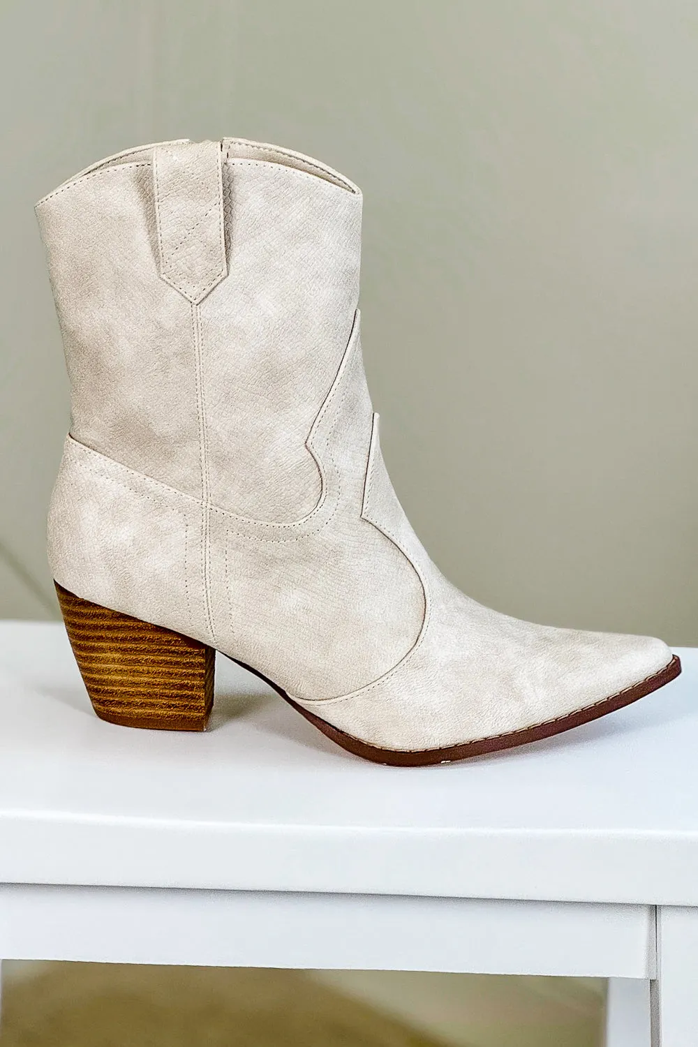 Matisse: Bambi Western Boot - Beige Snake